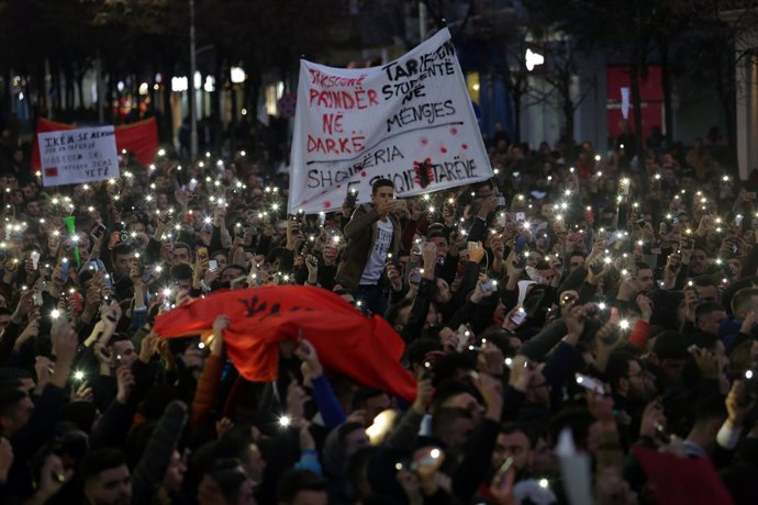 Manifestación de universitarios en la capital de Albania, Tirana
