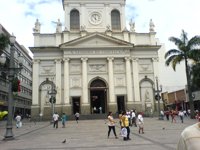 Mueren cuatro personas tras ser tiroteadas en el interior de una catedral en Brasil
