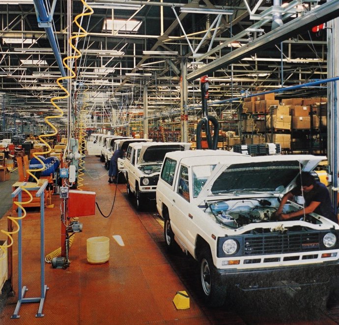 Montaje del Nissan Patrol en la planta de Barcelona 1983