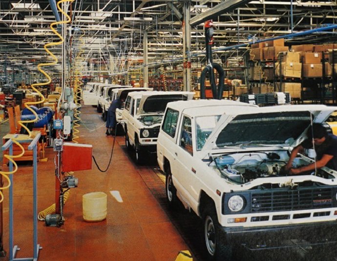 Montatge del Nissan Patrol a la planta de Barcelona 1983