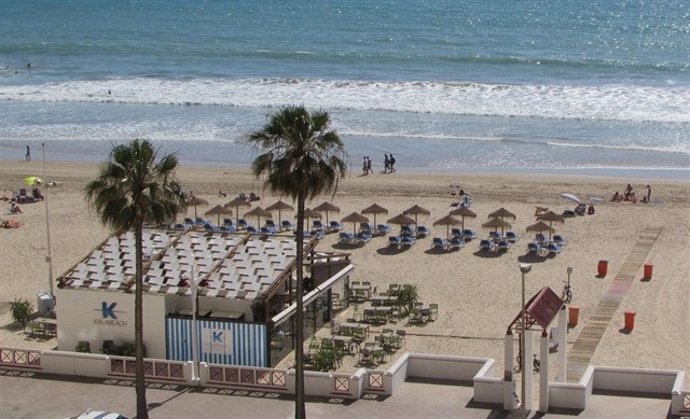 Chiringuito en la playa de Cádiz