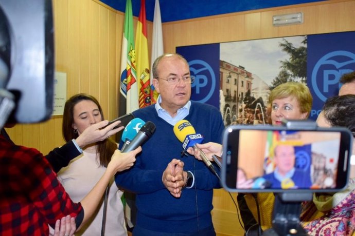 Monago en rueda de prensa en Don Benito