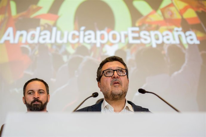 Francisco Serrano junto a Santiago Abascal