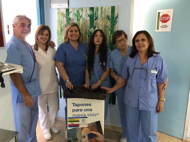 Recogida solidaria de tapones en el Hospital de Linares