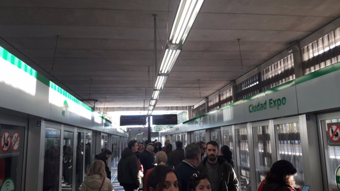 Primer día de paros parciales en el metro