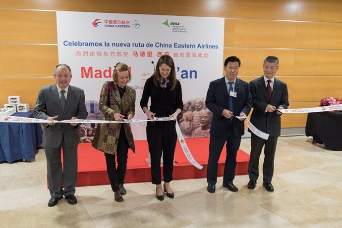 Inauguración vuelo Madrid Xian Barajas