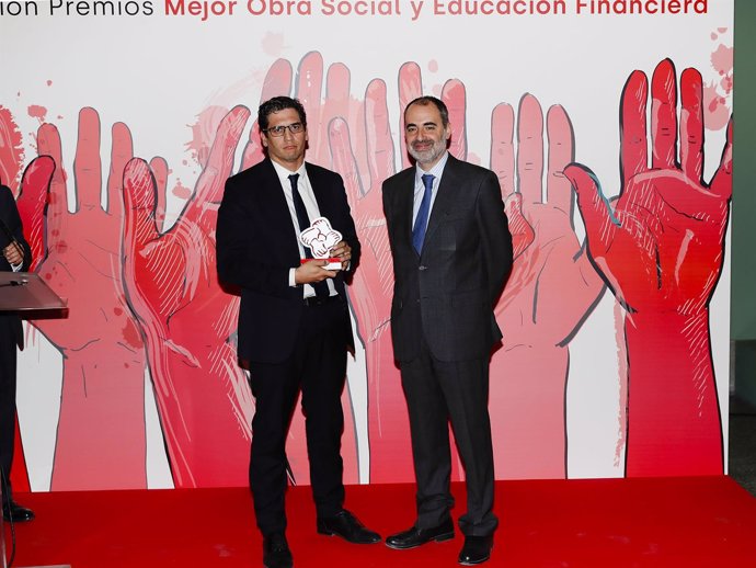 La Fundación Unicaja recibe un premio de Actualidad Económica