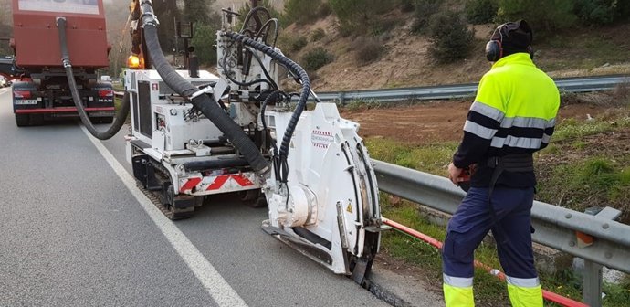 Obres per desplegar fibra òptica de la Diputació de Barcelona