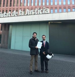 El regidor Álvaro Benejam i Óscar Ramírez (PP)