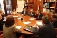 Hugo Morán estudia la situación de la Cuenca del Segura y de las concesiones de la desaladora de Valdelentisco