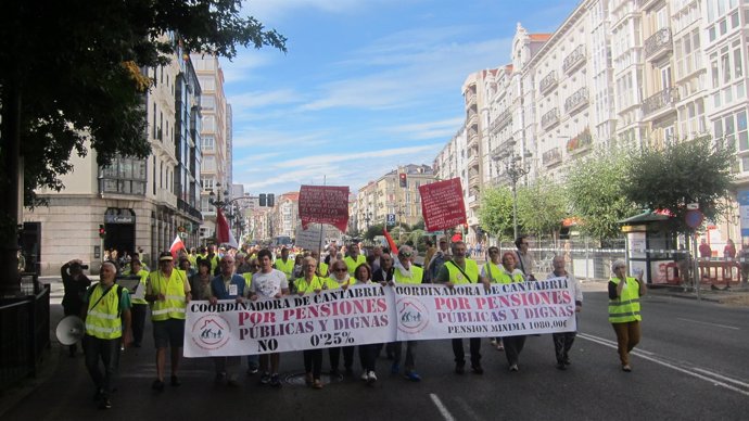 Manifestación por Santander de la Coordinadora en defensa de las pensiones 