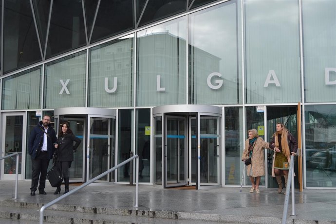 Juicio en Ourense contra cargos de Facenda investigados.