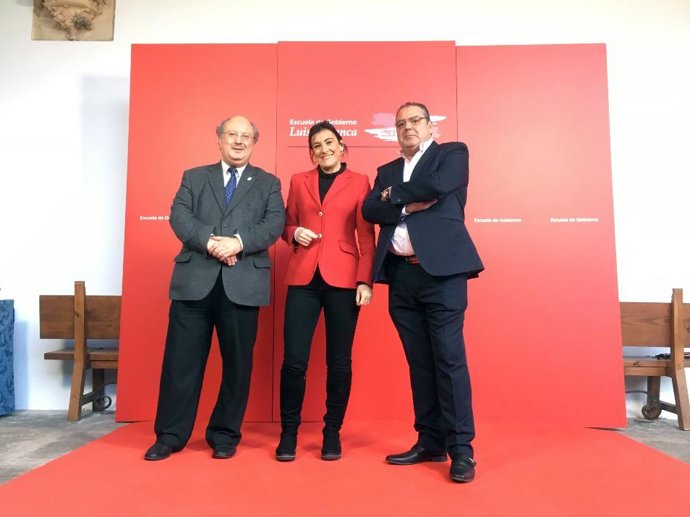 Enrique Cabero, Ana Sánchez y Fernando Vegas, de izquierda a derecha