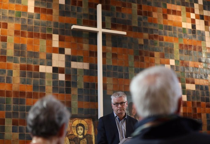 La iglesia protestante que quiere evitar la deportación de una familia refugiada
