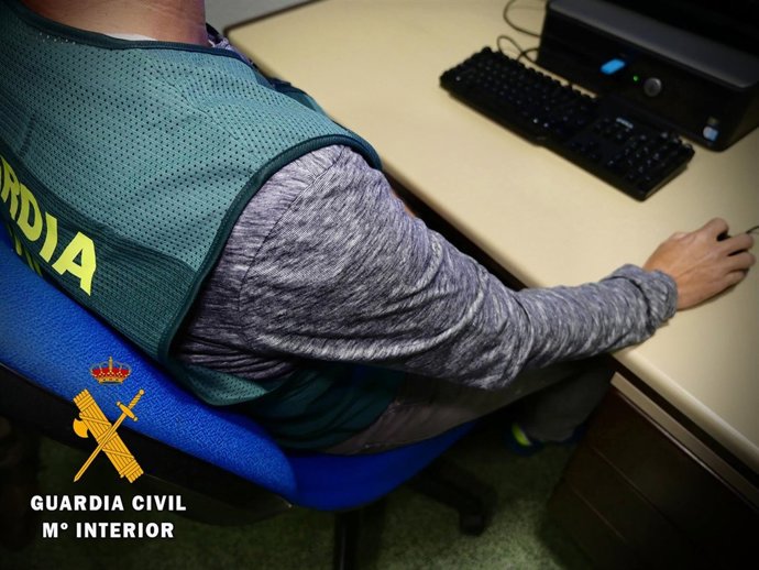 Un agente de Guardia Civil de Roquetas de Mar (Almería)