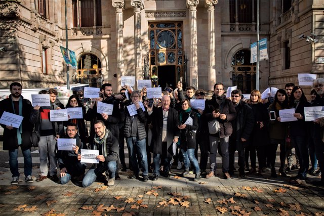 Periodistes concentrats davant el TSJC per reivindicar la llibertat de premsa