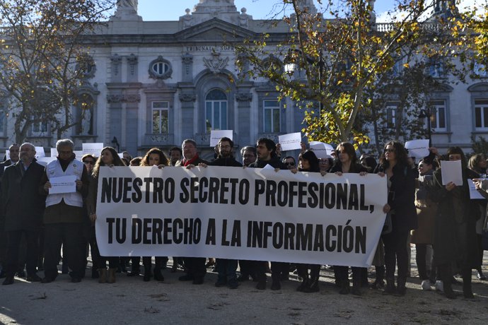 Concentració davant del Tribunal Suprem de Madrid contra l'atac a la lliberta