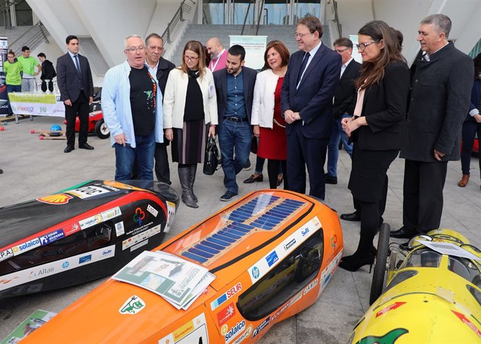 Miembros del Consell en la feria AVANT
