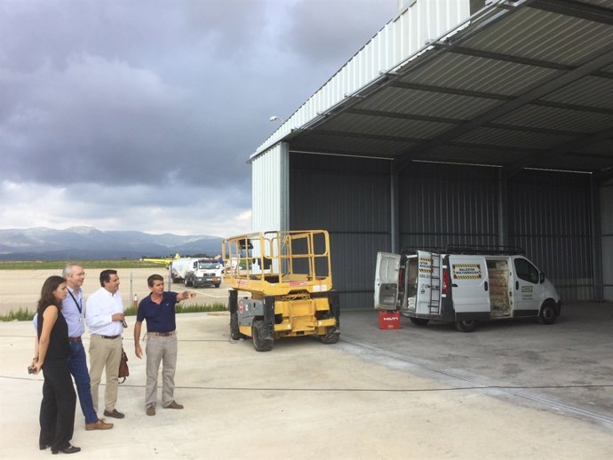 Hangar en el aeropuerto de Castellón