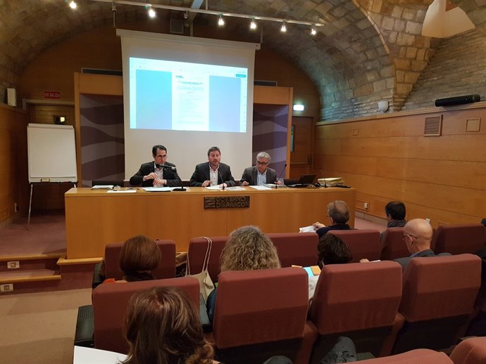 Soro ha asistido hoy a la Comisión de Senderos Turísticos de Aragón