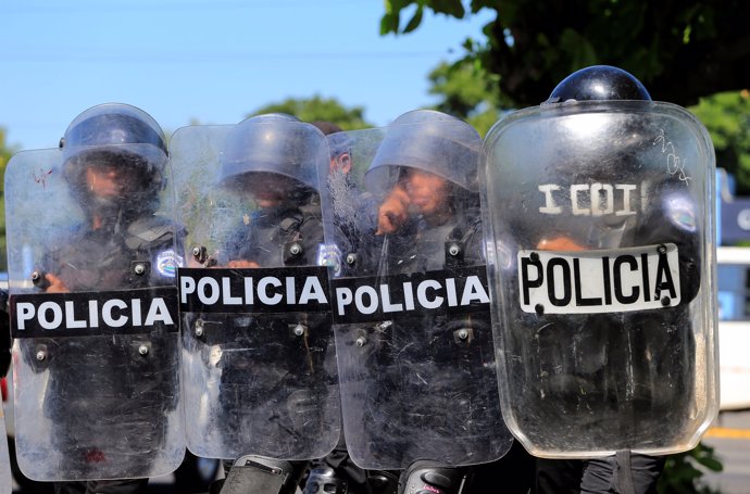 Agentes antimotines desplegados en Managua