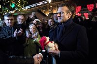 Macron visita el mercado navideño de Estrasburgo donde se produjo el tiroteo