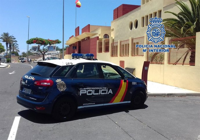 [Grupocanarias] Nota De Prensa "La Policía Nacional Detiene A Dos Personas Por D