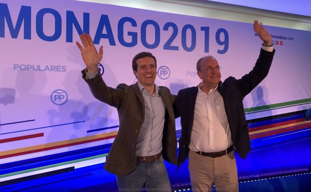 Casado presenta a Monago como candidato a la Junta de Extremadura