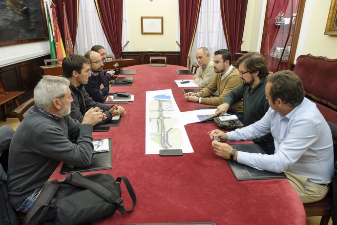 Reunión entre el Ayuntamiento de Cádiz y la Asamblea Ciclista