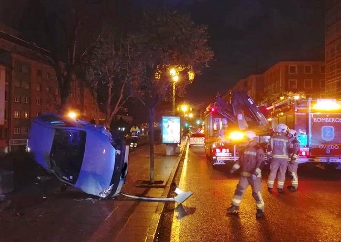 Imagen del accidente de tráfico registrado en Oviedo