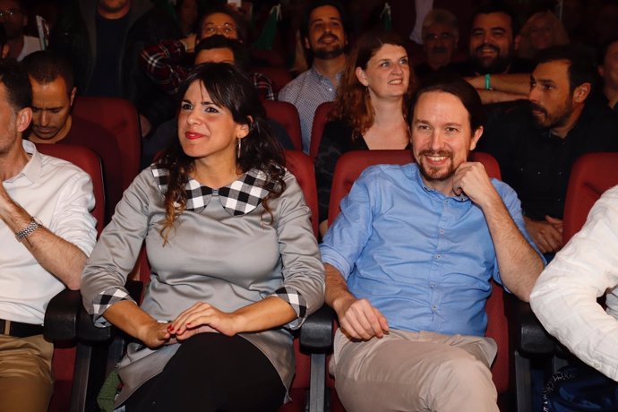 Teresa Rodríguez y Pablo Iglesias en Torremolinos (Málaga)
