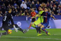 Messi se lo pone fácil al Barça