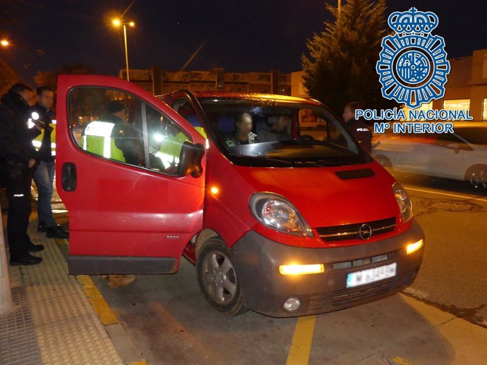 Una de las furgonetas del grupo criminal