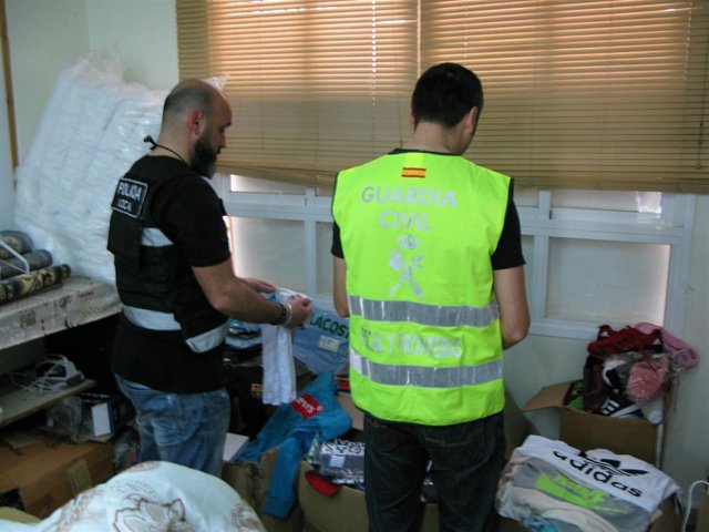 Material incautado en San Fernando en operación contra falsificaciones