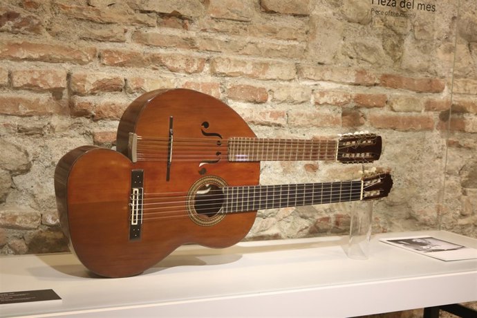 Guitarra-laúd de Juan Cornejo