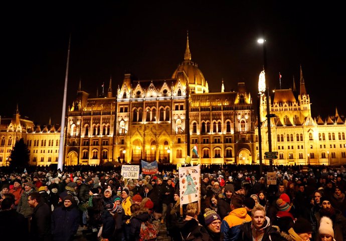 Protesta junto al Parlamento de Hungría