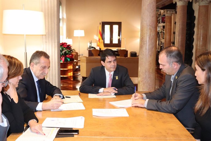 La Diputación de Barcelona firma créditos con 21 ayuntamientos