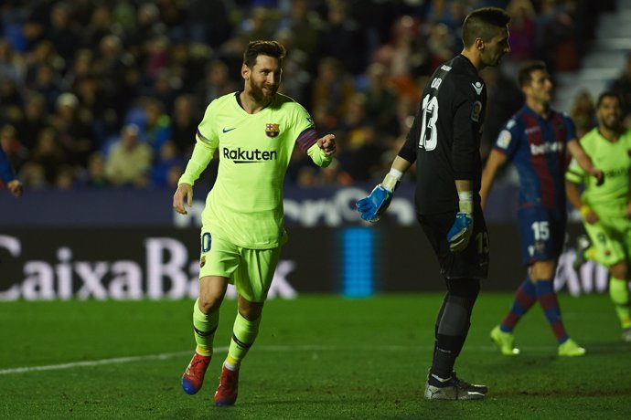 Soccer: La Liga - Levante v FC Barcelona