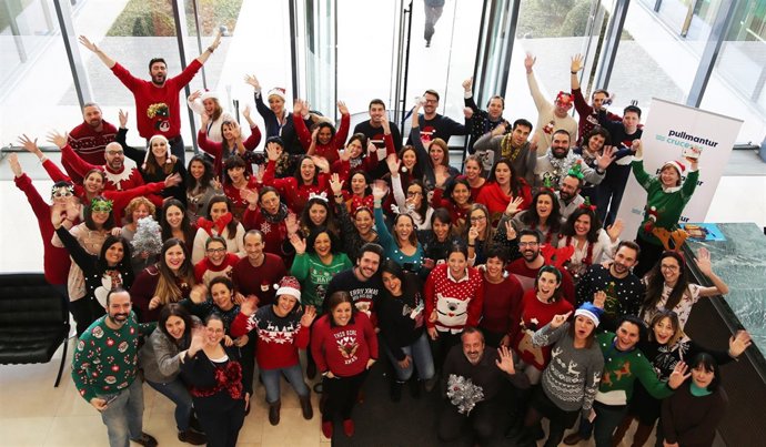 Pullmantur Cruceros se suma al 'Christmas Jumper Day', una acción solidaria prom