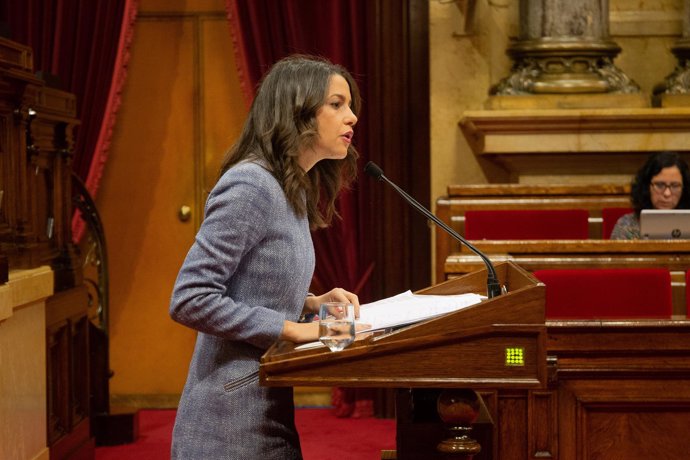 La líder de Cs en Catalunya, Inés Arrimadas, en el pleno del Parlament