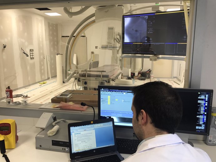 Biplano instalado en el regional de málaga equipo neurovasculares diagnóstico