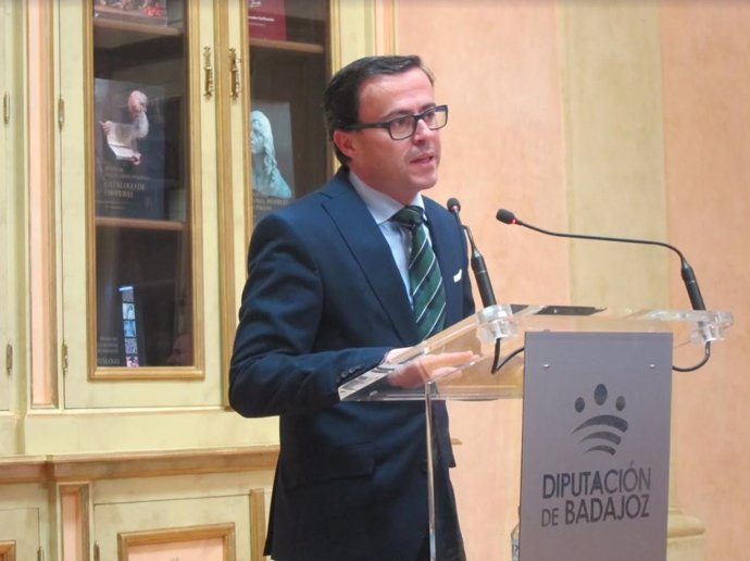El presidente de la Diputación de Badajoz, Miguel Ángel Gallardo
