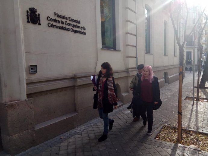 La diputada de Podemos Isabel Serra a la Fiscalía Anticorrupción