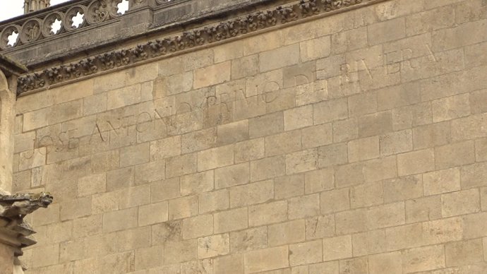 Nombre de Primo de Rivera en la Catedral de Burgos