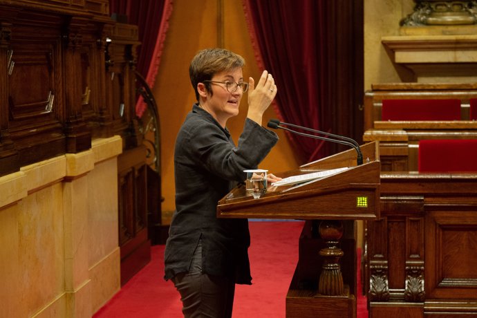 La diputada dels comuns al Parlament, Marta Ribas, en el ple