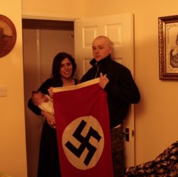 Pareja condenada por pertenencia a un grupo neonazi en Reino Unido