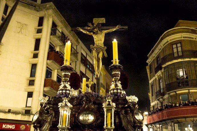 Paso de El Calvario en la Madrugada de la Semana Santa de Sevilla