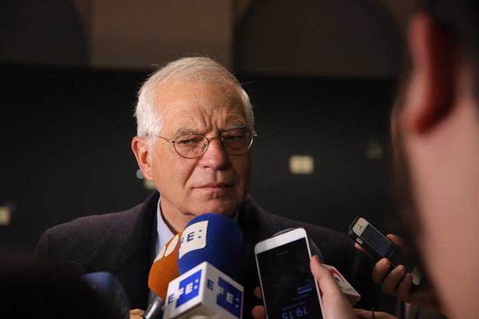 Josep Borrell asiste a la entrega del IV Premio Internacional Humanismo Solidari