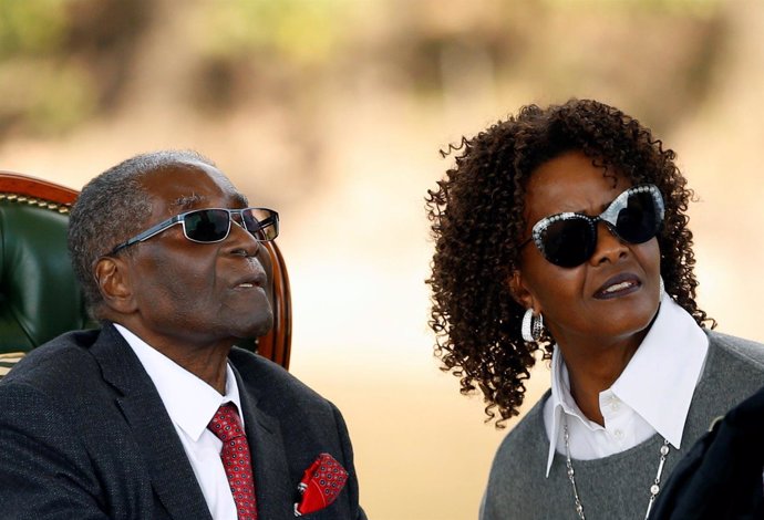 Robert Mugabe y su esposa, Grace Mugabe