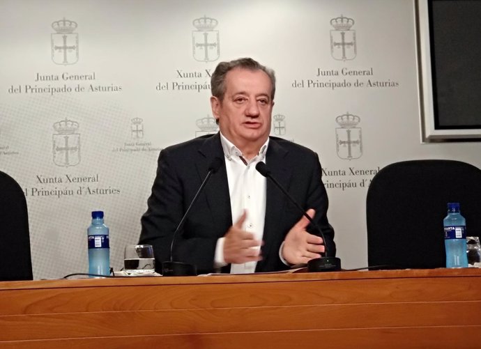 El portavoz de Ciudadanos, Nicanor García, en rueda de prensa